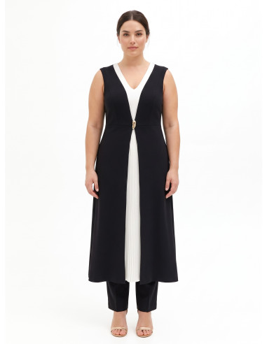 Lange curvy-jurk van scuba-crêpe in twee kleuren met contrasterend geplisseerd paneel – Rinascimento Curvy