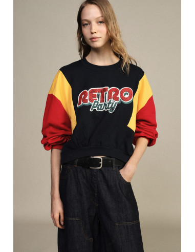 Dixie cropped sweater met ronde hals en colourblockmouwen