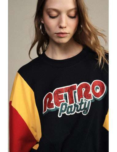 Dixie cropped sweater met ronde hals en colourblockmouwen
