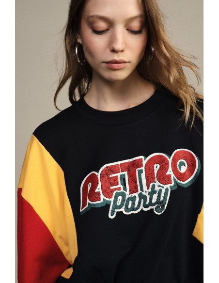Dixie cropped sweater met ronde hals en colourblockmouwen