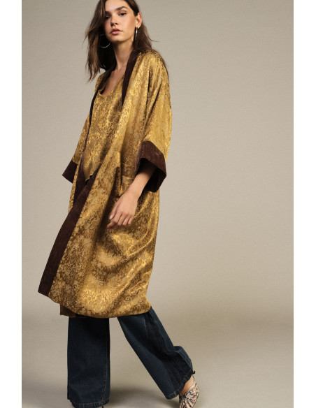 Dusterjas met wijde mouwen en contrasterende biezen van Dixie