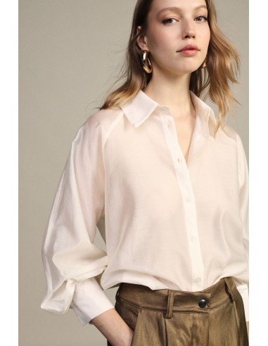 Wijde blouse met ballonmouwen en knoopsluiting aan de voorkant Dixie