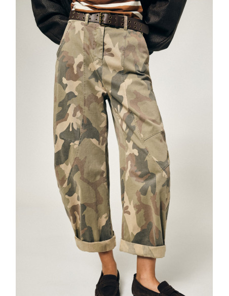 Palazzobroek met camouflageprint en riem Please
