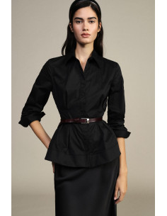 Dixie blouse met figuurnaden aan de voorkant en een uitlopende snit
