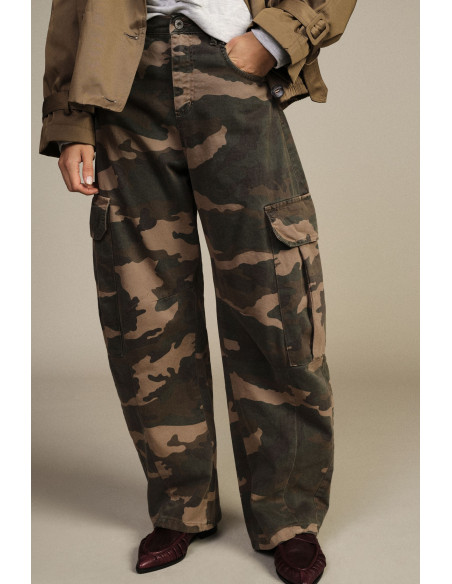 Dixie Palazzo-broek met camouflageprint en grote zijzakken