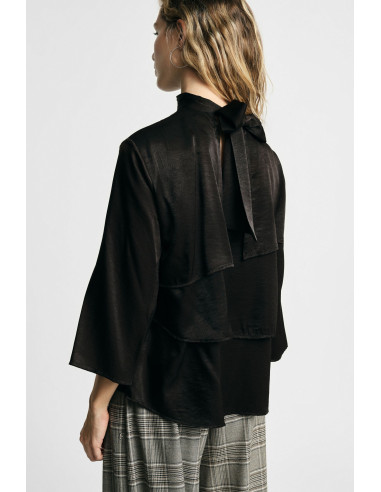 Blouse met ruches, lange mouwen en hoge kraag Alsjeblieft