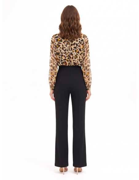 Jumpsuit met wijde pijpen van scuba-crêpe, met een top van georgette met luipaardprint en lurexdruppels Rinascimento