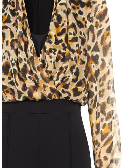 Jumpsuit met wijde pijpen van scuba-crêpe, met een top van georgette met luipaardprint en lurexdruppels Rinascimento