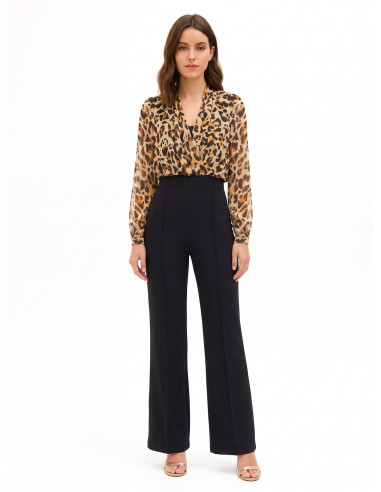 Jumpsuit met wijde pijpen van scuba-crêpe, met een top van georgette met luipaardprint en lurexdruppels Rinascimento