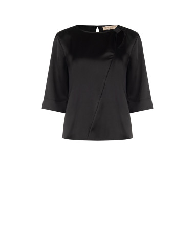 Ruime satijnen blouse met cut-out en rimpeldetail op één schouder Rinascimento