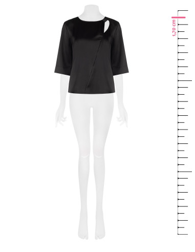 Ruime satijnen blouse met cut-out en rimpeldetail op één schouder Rinascimento