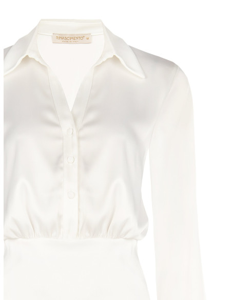 Satijnen blouse met V-hals en bijpassende knopen Rinascimento