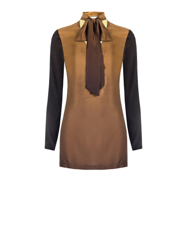 Getailleerde lange satijnen blouse met V-hals en strik Rinascimento
