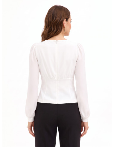 Getailleerde blouse van scuba-crêpe met een gekruiste V-hals en bijpassende knopen Rinascimento