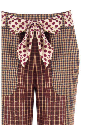 Rechte broek in patchworkstijl van een viscosemix met een sjaaltje met logo in de taille Rinascimento