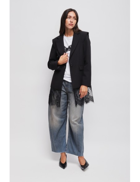 Maryley blazer met één rij knopen en kanten detail