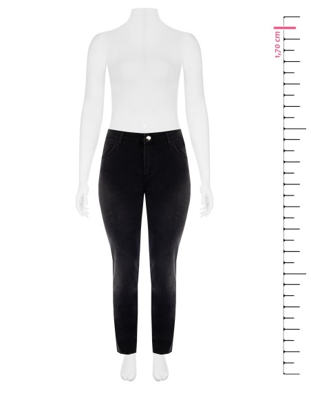 Curvy skinny jeans met strass op de achterzak van Rinascimento Curvy