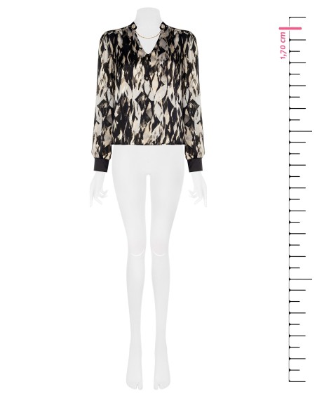 Wijde satijnen blouse met afneembare knopen en ketting van Rinascimento