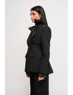 Dubbelrijige blazer met satijnen details van Maryley 2