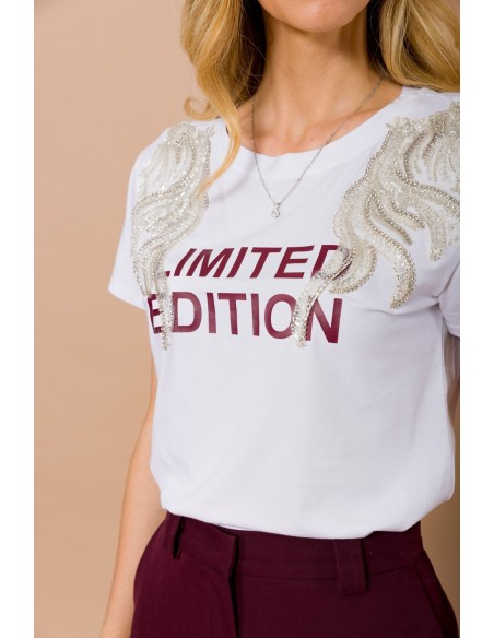 Limited Edition T-shirt met sieradenapplicaties van Maryley