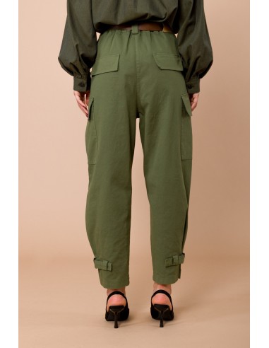 Cargo broek met veters onderaan. Elastische taille en bijpassende riem van Maryley