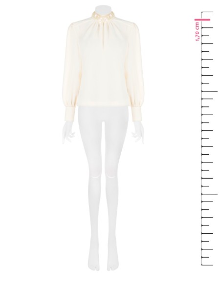 Ruime en soepelvallende blouse van mat satijn met een met maxi-pailletten bedekte kraag Rinascimento