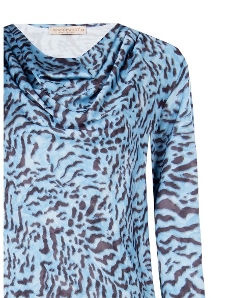 Ruime satijnen blouse met dierenprint en gedrapeerde halslijn van Rinascimento