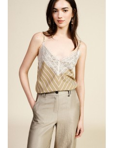 Top met dunne schouderbandjes en kanten details Dixie
