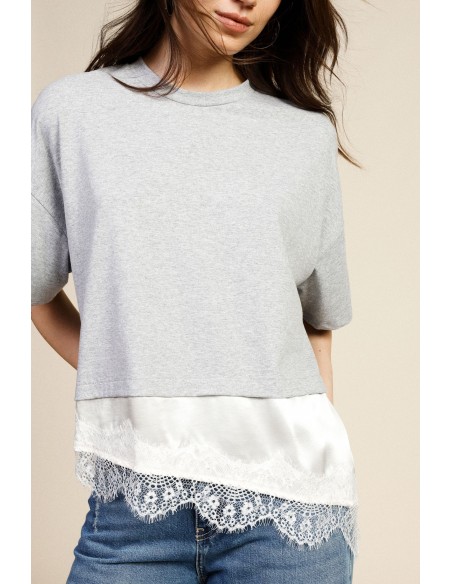 Asymmetrisch cropped T-shirt met kanten rand Dixie