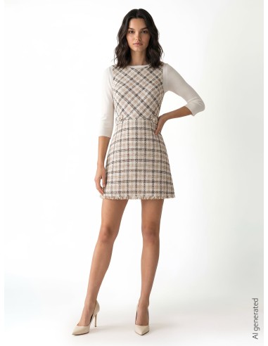 Korte trapeziumjurk van tweed met RR-logoknopen en rafelige zoom van Rinascimento