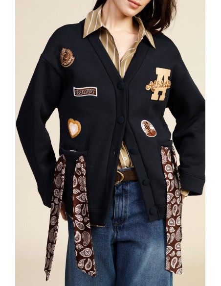 Sweatshirt zonder capuchon met knopen en patchdetails van Dixie