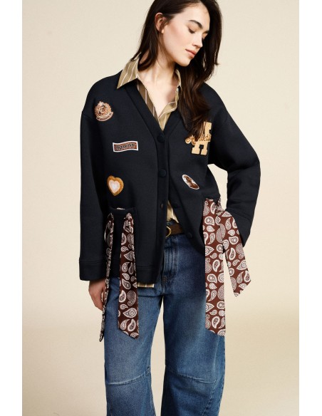 Sweatshirt zonder capuchon met knopen en patchdetails van Dixie