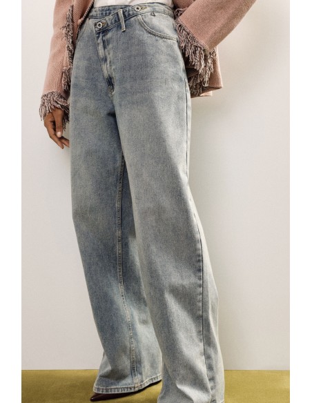 Dixie jeans met wijde pijpen, vijf zakken en normale taille