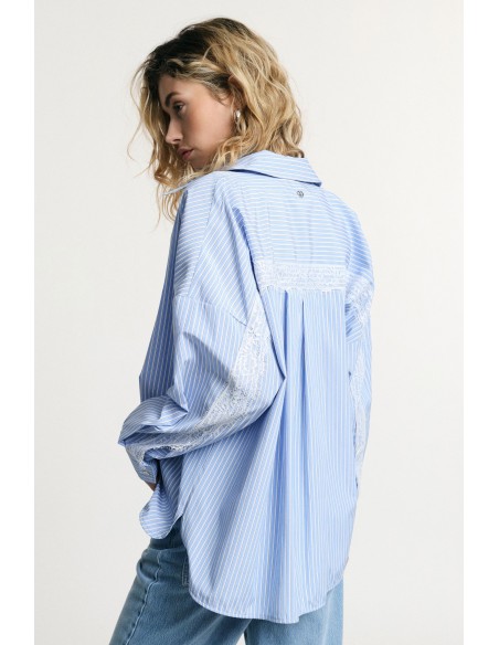 Gestreepte blouse met kanten details en een losse pasvorm, alstublieft