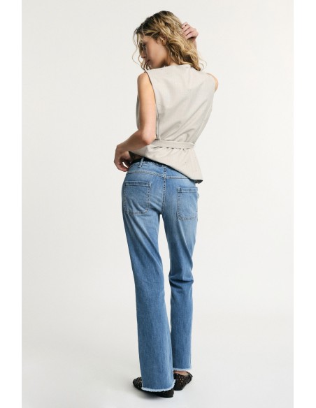 Flarejeans met gerafelde zoom en riem Please