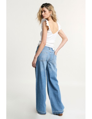 Wijd uitlopende jeans met gerafelde onderkant aub