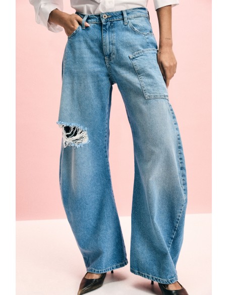 Wide-leg jeans met scheur en opgestikte zak, alstublieft