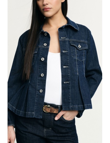 Denimjack met plooien en knopen aan de voorkant, alstublieft