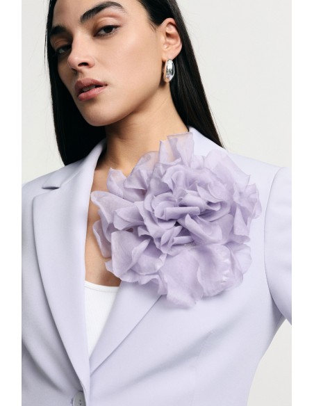 Blazer met één rij knopen en grote decoratieve bloem, alstublieft