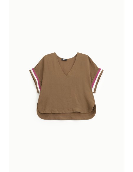 Dixie T-shirt met V-hals en korte mouwen met strepen
