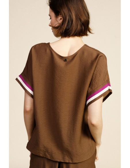 Dixie T-shirt met V-hals en korte mouwen met strepen